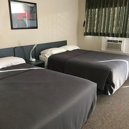 Plains Motor Inn Stettler Экстерьер фото