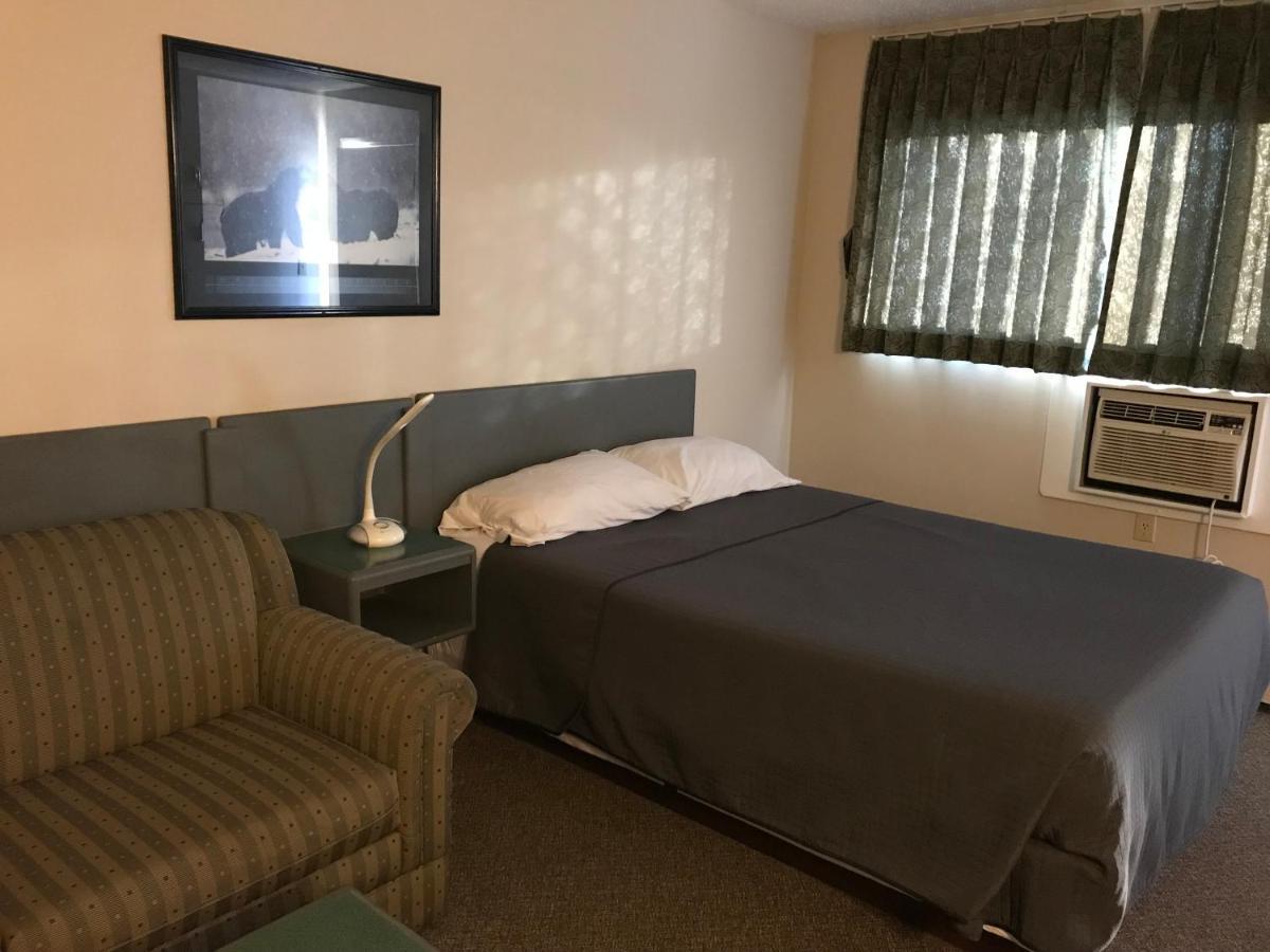 Plains Motor Inn Stettler Экстерьер фото