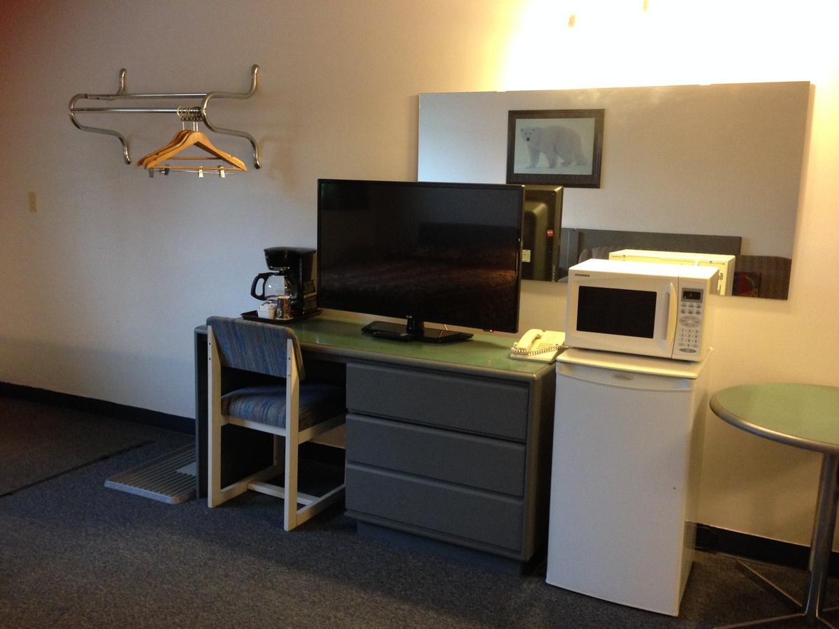 Plains Motor Inn Stettler Экстерьер фото