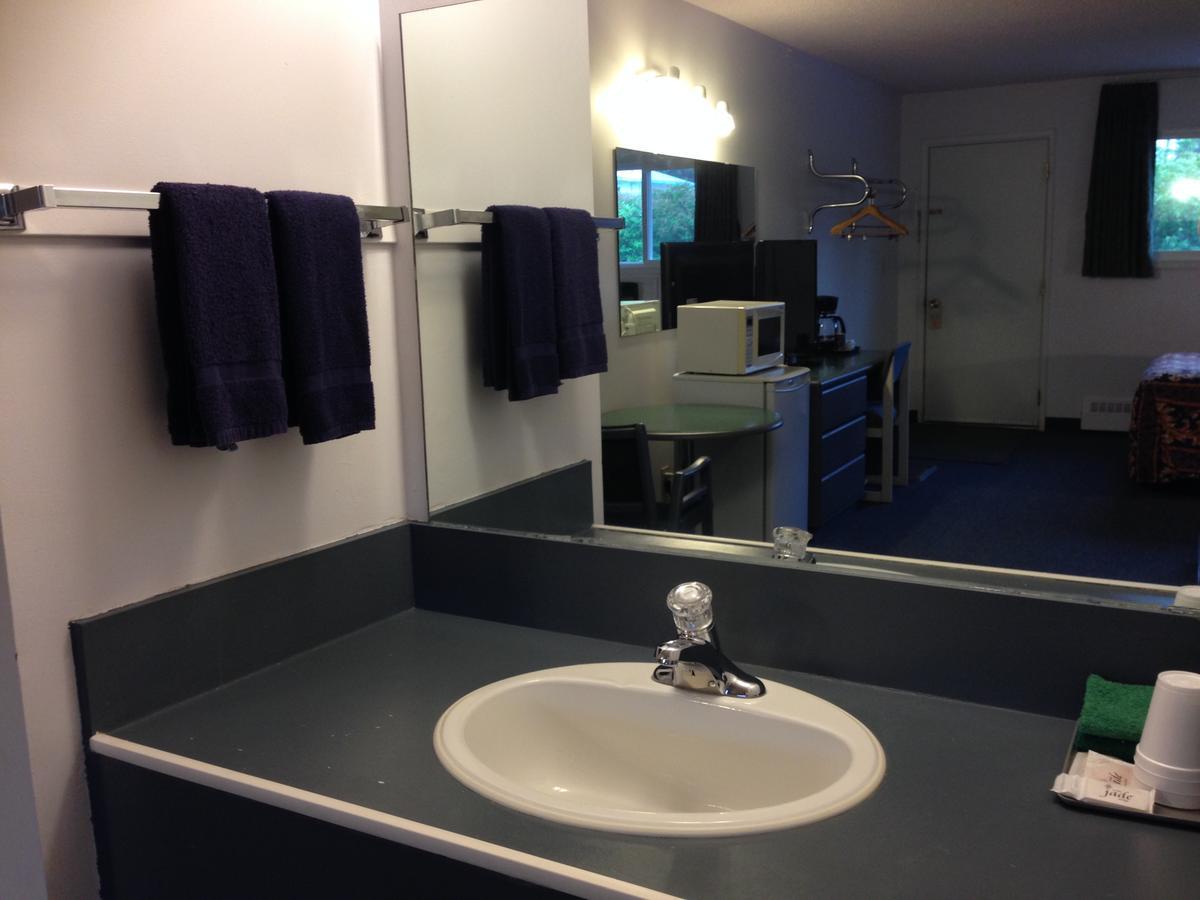 Plains Motor Inn Stettler Экстерьер фото