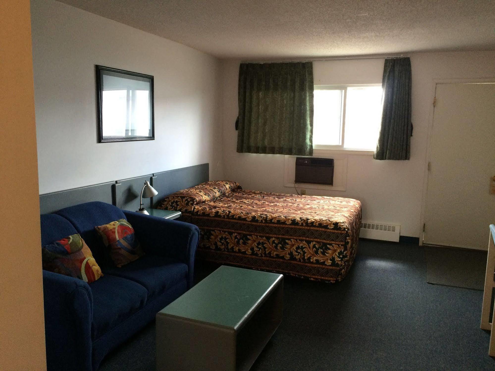 Plains Motor Inn Stettler Экстерьер фото