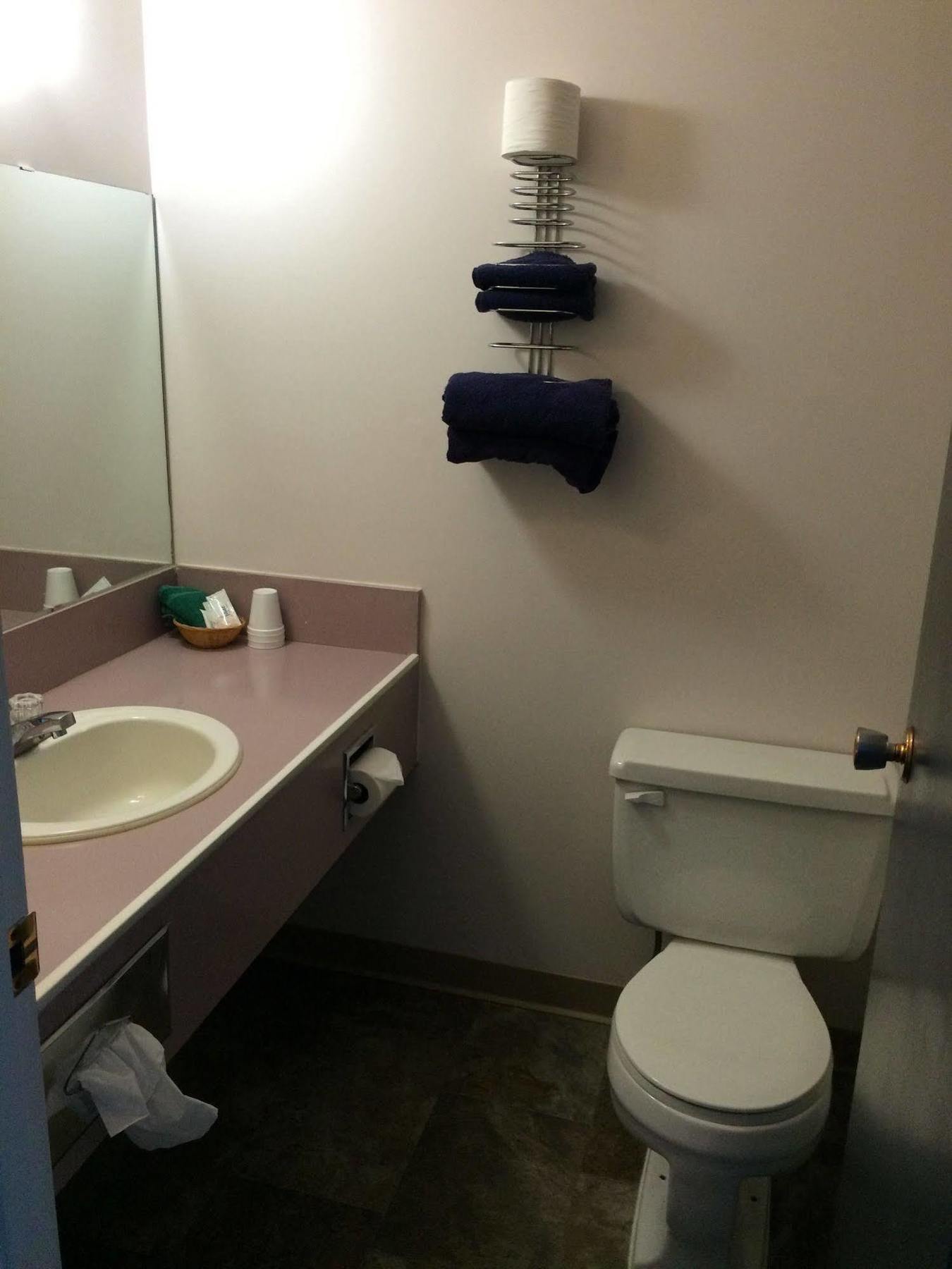 Plains Motor Inn Stettler Экстерьер фото
