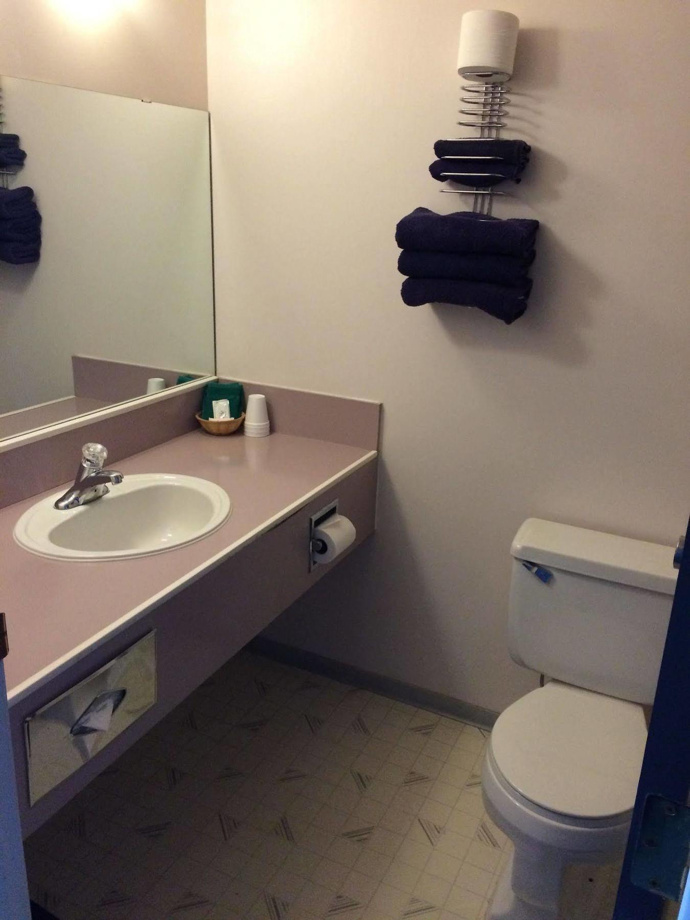 Plains Motor Inn Stettler Экстерьер фото