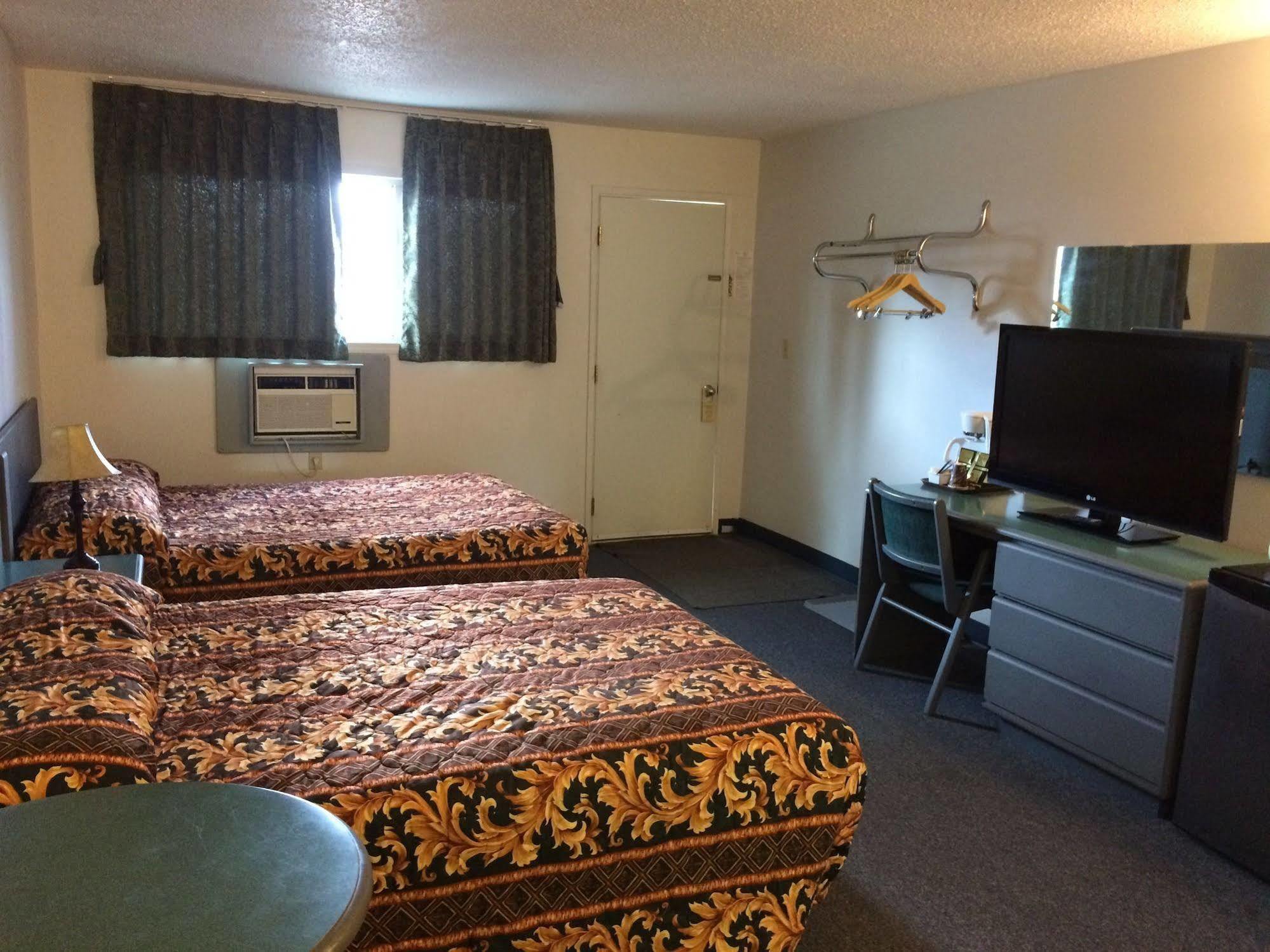 Plains Motor Inn Stettler Экстерьер фото
